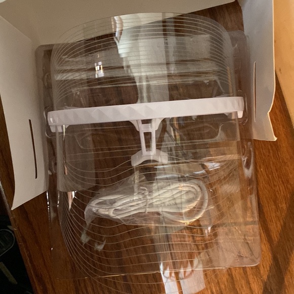 NIB Catherine Malandrino LED Face Mask - Picture 8 of 9